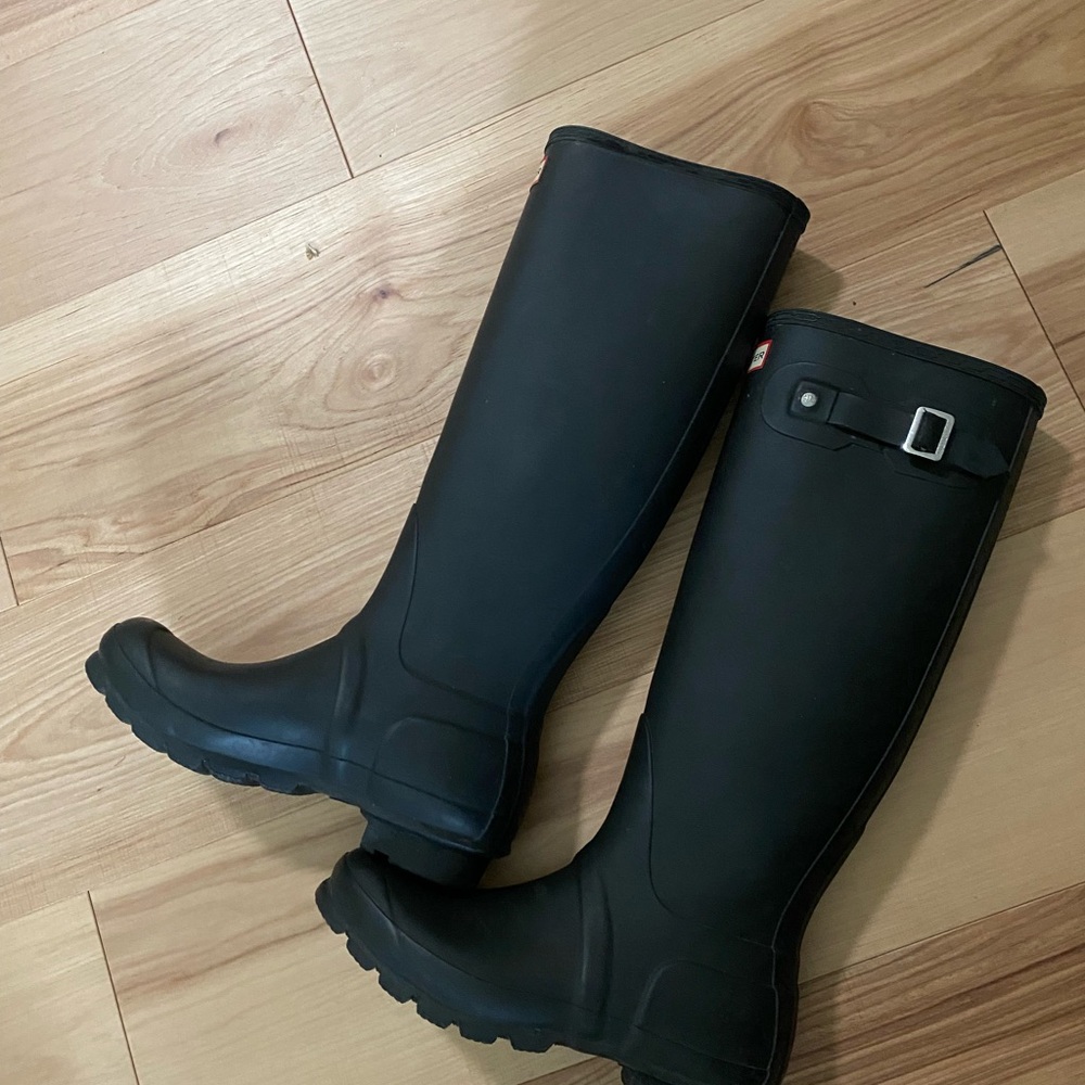 Hunter Boots Black Tall rain boots size 8 39/uk6